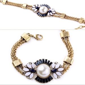 Pearl statement bracelet